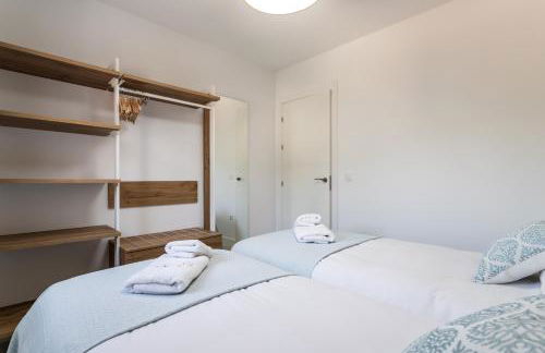 Sur Suites del Sol Apartamento 3 hab y 2 wc con gran terraza y piscina a pasos de la playa - Photo 31