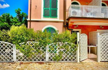 Conero Casa T8- Marcelli di Numana in Piazzale Tremiti 8 con Parcheggio Esclusivo Giardino e Barbecue - Photo 2