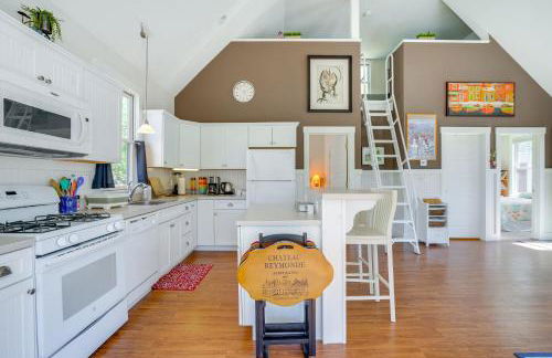 Lake Access and Pools Sun-Soaked Westford Cottage! - Foto 10