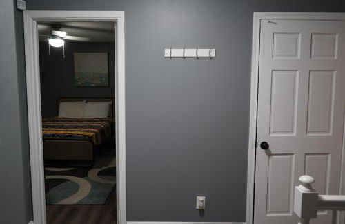 Stylish 4BR Prime Location Close to All! - Foto 11