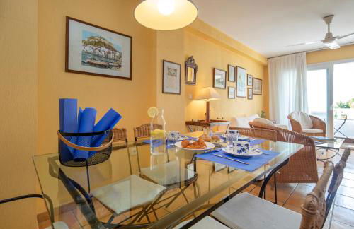 SOLETE - Apartamento con vistas, acceso directo al mar, piscina y parking by Redi - Photo 20