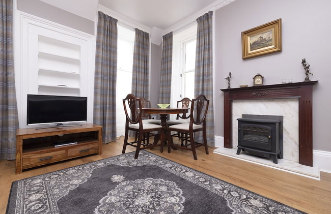 JOIVY Charming 2-Bed Flat Near Edinburgh Castle - Foto 29