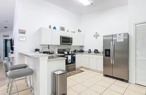 The Galactic Getaway, 3Bed, 2Bath Apartment, Free Parking, Heated Pool - Foto 45