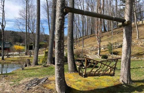 LUXURY!! Hot Tub, Pool Table, River & Petting zoo? - Foto 41