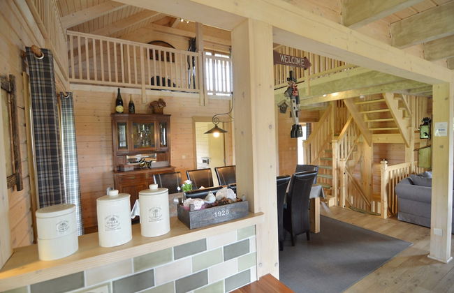 Sumptuous Chalet in Septon with Sauna & Hot Tub - Photo 14