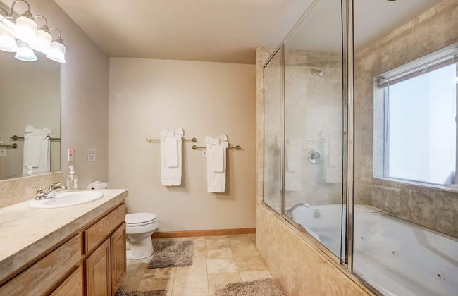 Montgomery Estates Bliss - Hot Tub, Pets, Family Fun! - Foto 14