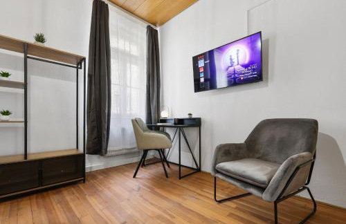 cruwzo I Modern Centrally Located Apartment with Parking Modern Centrally Located Apartment with Parking - Photo 34