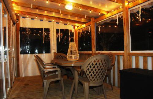 Mobilhome 2ch récent et climatisé-terrasse fermée-jardin sans vis à vis-camping 4 étoiles Les Charmettes - Foto 37