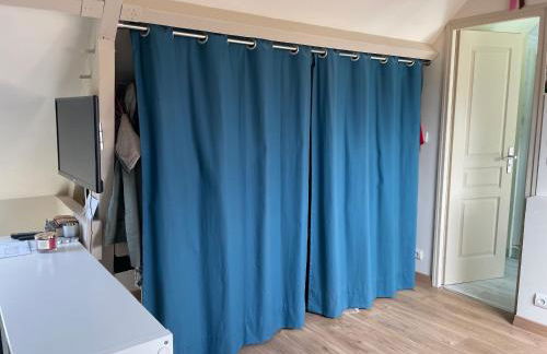 Gîte confortable avec piscine, parking et Wi-Fi à La Suze-sur-Sarthe - FR-1-410-399 - Photo 9