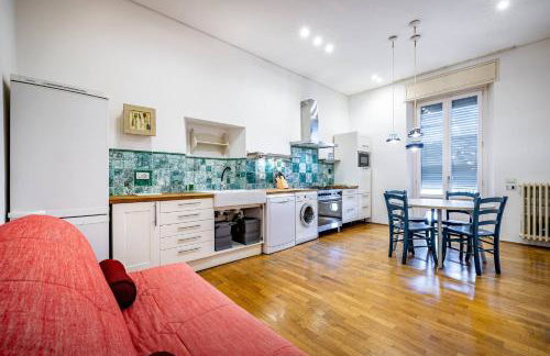 YD Bright 2-Bedroom Retreat with Elevator - Foto 5