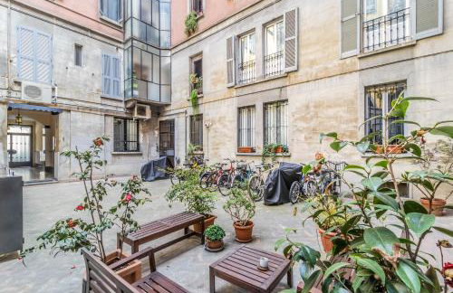 Elegant City Center Flat 5 Guests - M1 Metro - Fast Wi-Fi - AC & Balcony - Photo 12