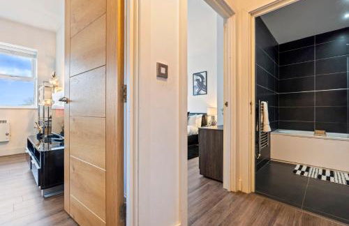 Luxury 1-Bed Apartment in JQ, Sleeps 3, Parking & Netflix, Ideal for contractors - Foto 26