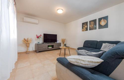 Holiday Home Burgija with pool - Foto 34