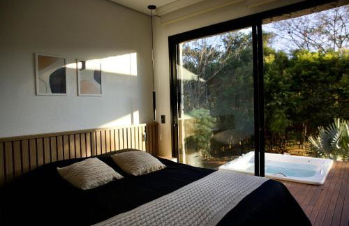 Refúgio na Lapinha com dois chalés, ideais para casal, família ou pequeno grupo de amigos, com acesso privativo à lagoa, caiaques e quadra de beach tennis - Foto 9