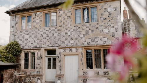 Manor Estate - Two Accommodation Wings - Sleeps 14 - Foto 3