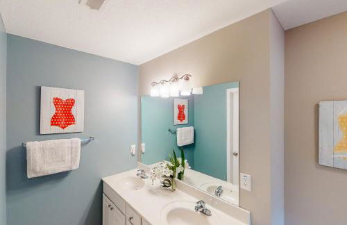 Family Lake Escape Sleeps 12 Shared Pool Dock - Foto 17