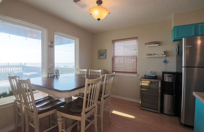 Superb Home With Private Walkover to Beach - Foto 13