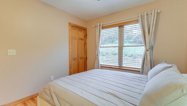 Waynesville Cabin Rental w/ Mountain Views - Photo 2