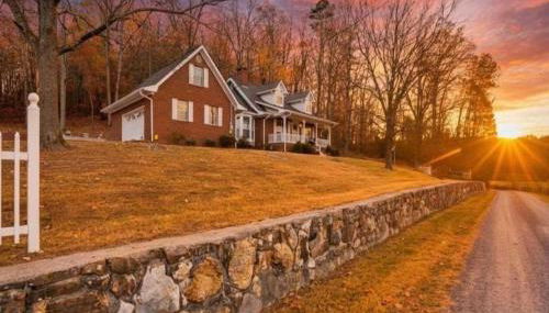 Red Clay Farmhouse - Photo 2