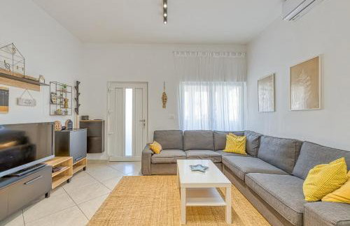 Runa with Terrace - Photo 14