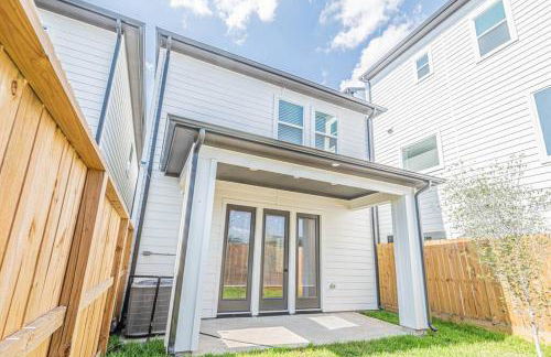 Luxury Home Near Houston Downtown & Medical Center - Photo 19