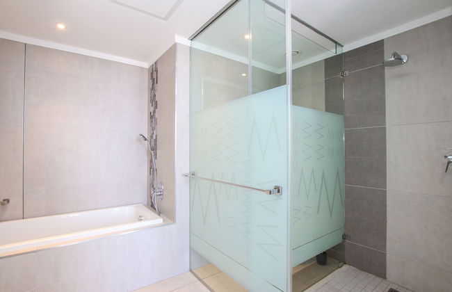 Sandton Smart Apartment Eleven - Photo 29