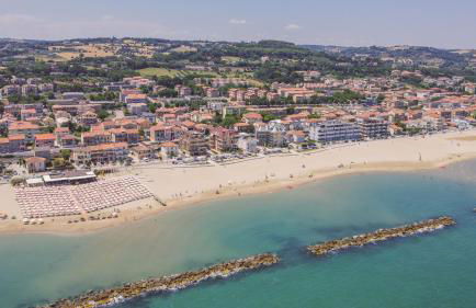 Fronte Mare con Parcheggio by Host Hero - Foto 9