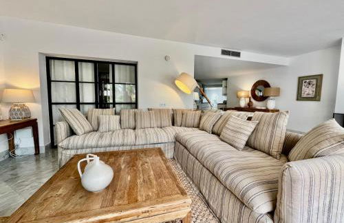 Cozy Townhouse with Sea View - Photo 9