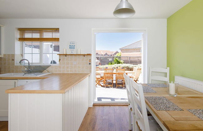 Newly Refurbished Seaside Escape - 5 Mins to Beach - Foto 2