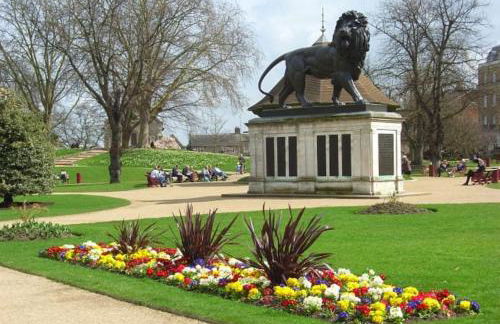 Deluxe 3 Bedroom 2 Bath House &Parking by CozyNest - Photo 33