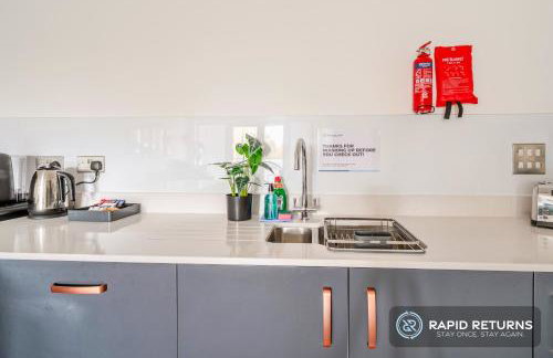 BRAND NEW! Modern & Spacious Serviced Apartments With FREE Parking & Gym by Rapid Returns - Professional Host - Foto 76