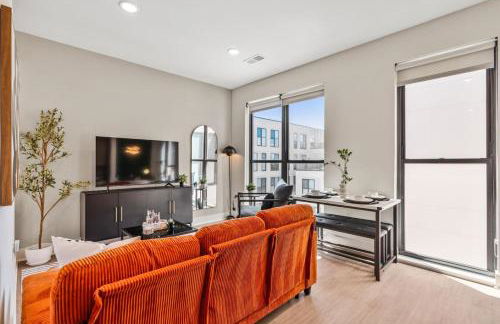 OTR King Bed Free On Site Parking Gym Pool Club Room - Foto 11