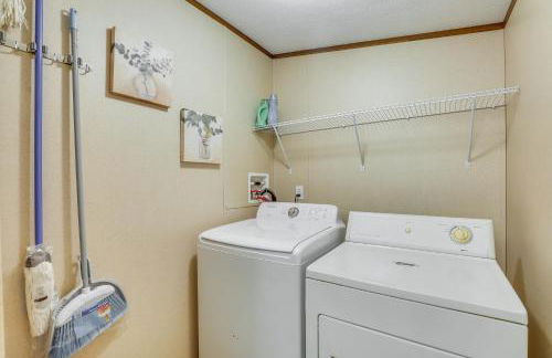 Bonneau Vacation Rental with Private Yard! - Foto 11