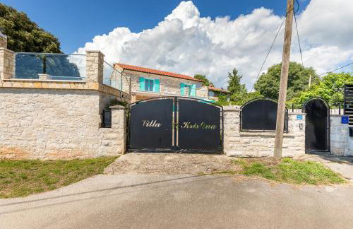 Lovely House Kristina with a pool - Photo 17