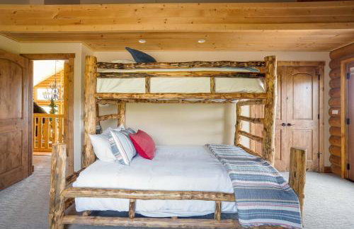 Ski and Ride Mountain Haus - Hot Tub, Fire Pit, Game Room & Deck - Foto 51