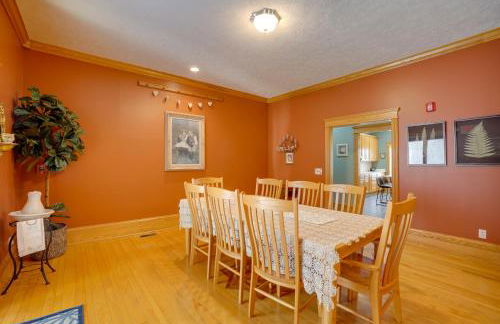 Spacious McArthur Home Private Hot Tub and Pond! - Photo 8