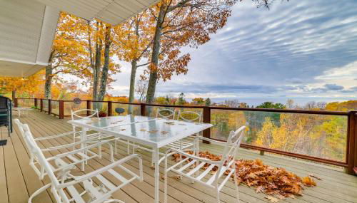 17 Mi to Skiing! Lake-View Michigan Home with Deck - Foto 2