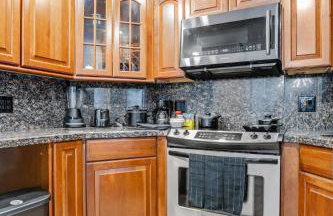 Spacious Beach Retreat | Oceanfront Pool & Tiki - Foto 14