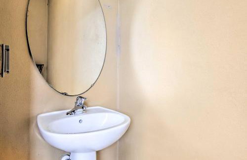 Outdoor Oasis with Pool Davenport Resort Escape! - Foto 31