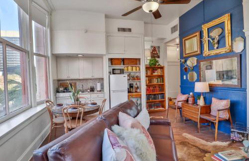 Historic Courthouse View- Chic Suite on Riverwalk - Foto 43