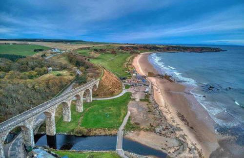 Hill Crest - Clifftop Escape with Sea View - Foto 8