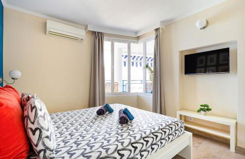 Stunning Views Guaranteed - Photo 12