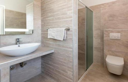 Gorgeous Home In Krmed With Wifi - Foto 32