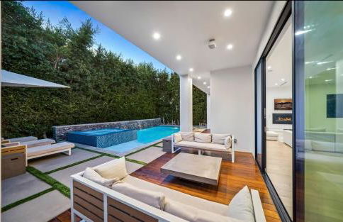 Luxurious Retreat - Modern House with Pool - Photo 12