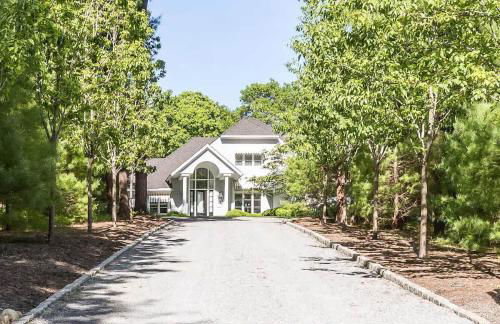 Bull Path Manor by Rove Travel - Luxe Home with Pool & Hot Tub - Foto 29