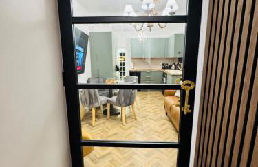 Designer 2 Bed Luxury Apartament with Private Garden in London - Foto 20