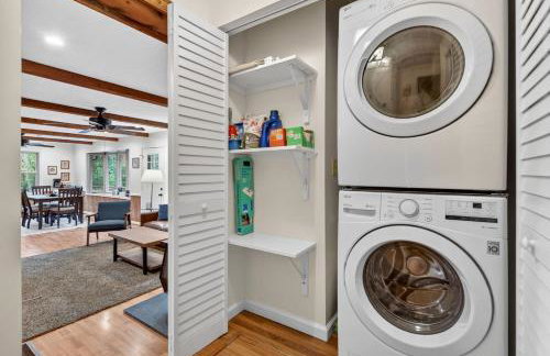 20 acres w Private Pavilion, Fireplace & Fire Pit - Foto 34