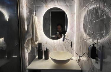 Quarto com ar condicionado em apt compartilhado e estacionamento grátis - Foto 7