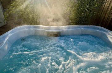 Lodge with Jacuzzi Hot Tub at The Waun Wyllt - Foto 1