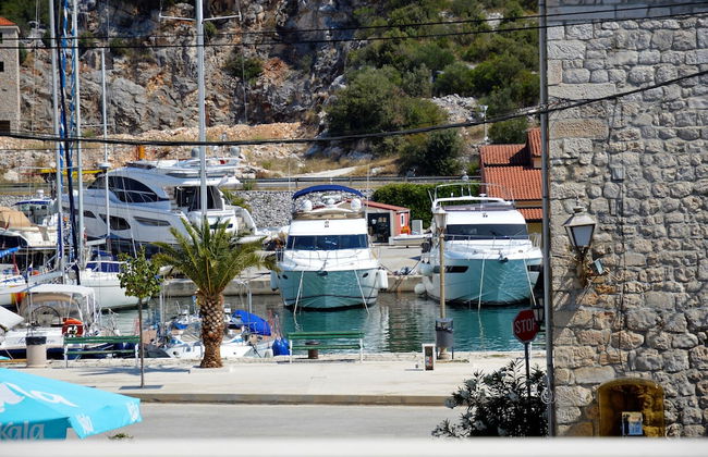 Sea-view Apartment - Sleeps 4, Parking & Balcony - Foto 47